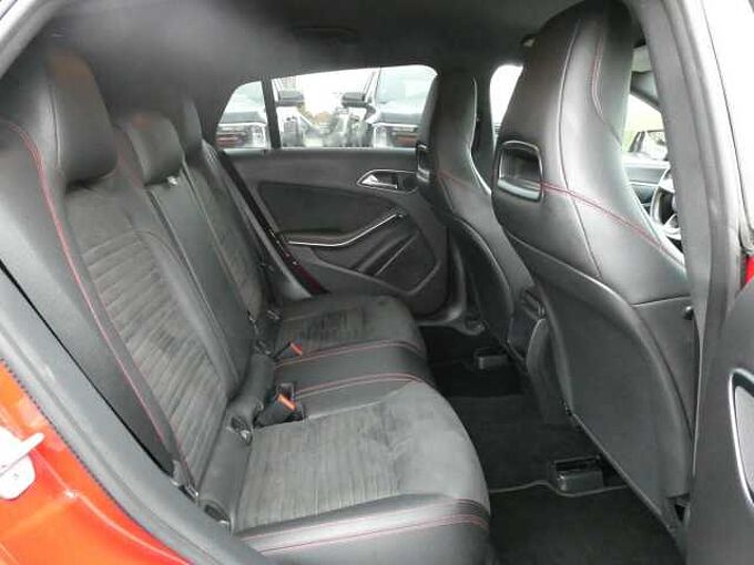 Mercedes-Benz CLA 200 Shooting Break 200 1.6 i benzine 122pk AMG Line Leder '16 garantie (36915)