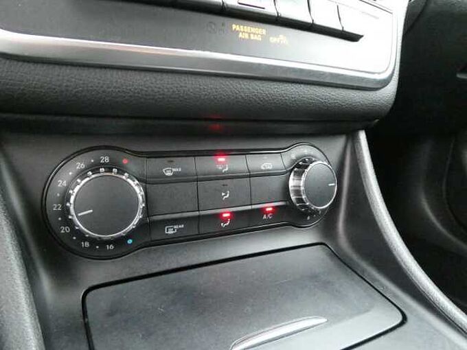 Mercedes-Benz CLA 200 Shooting Break 200 1.6 i benzine 122pk AMG Line Leder '16 garantie (36915)